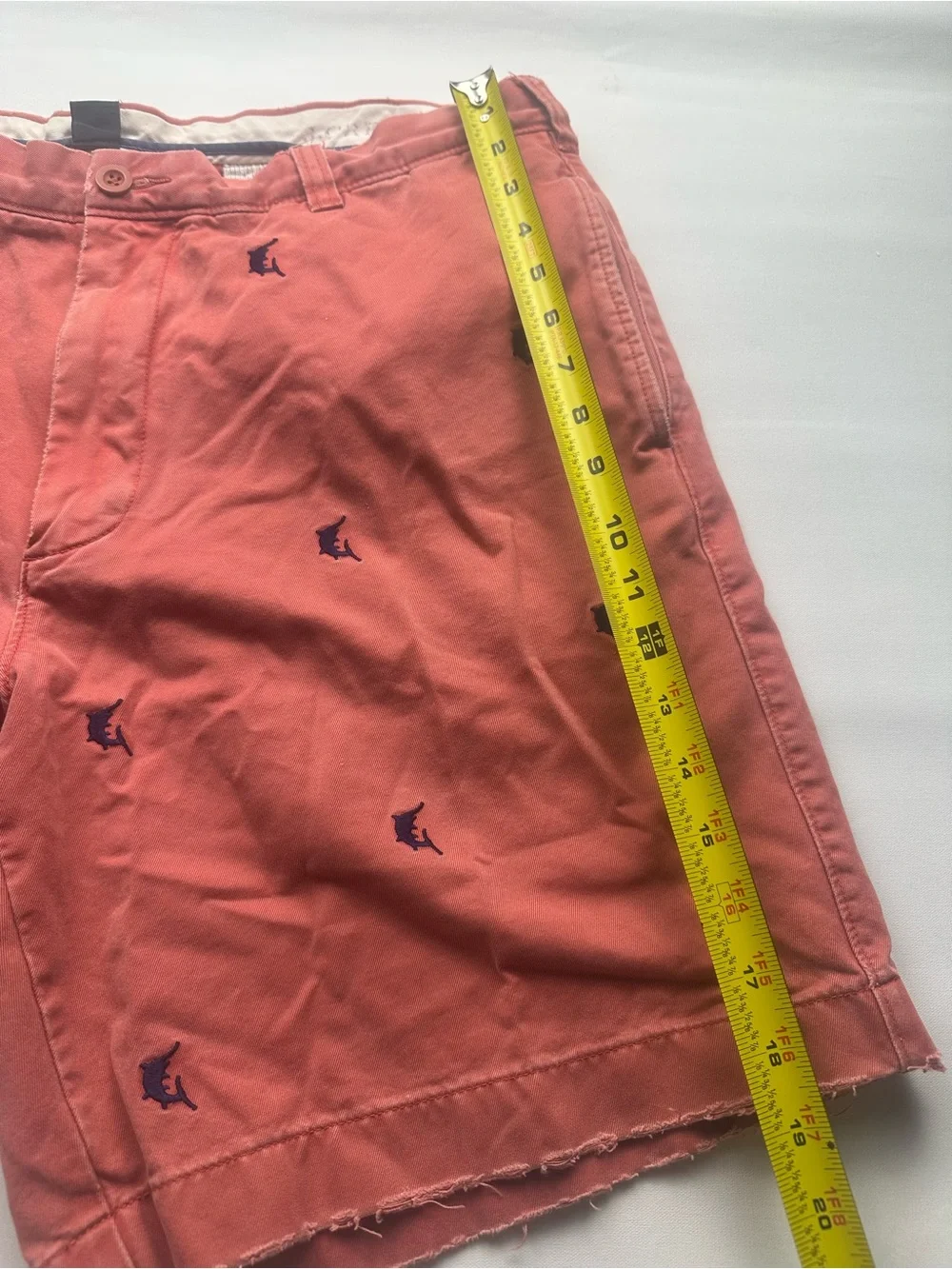 Men's Embroidered Coral distressed Cotton Shorts with print. Size 38W